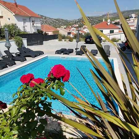 Villa Barbara & Zoran With Heated Swimming Pool Seget Vranjica Eksteriør billede