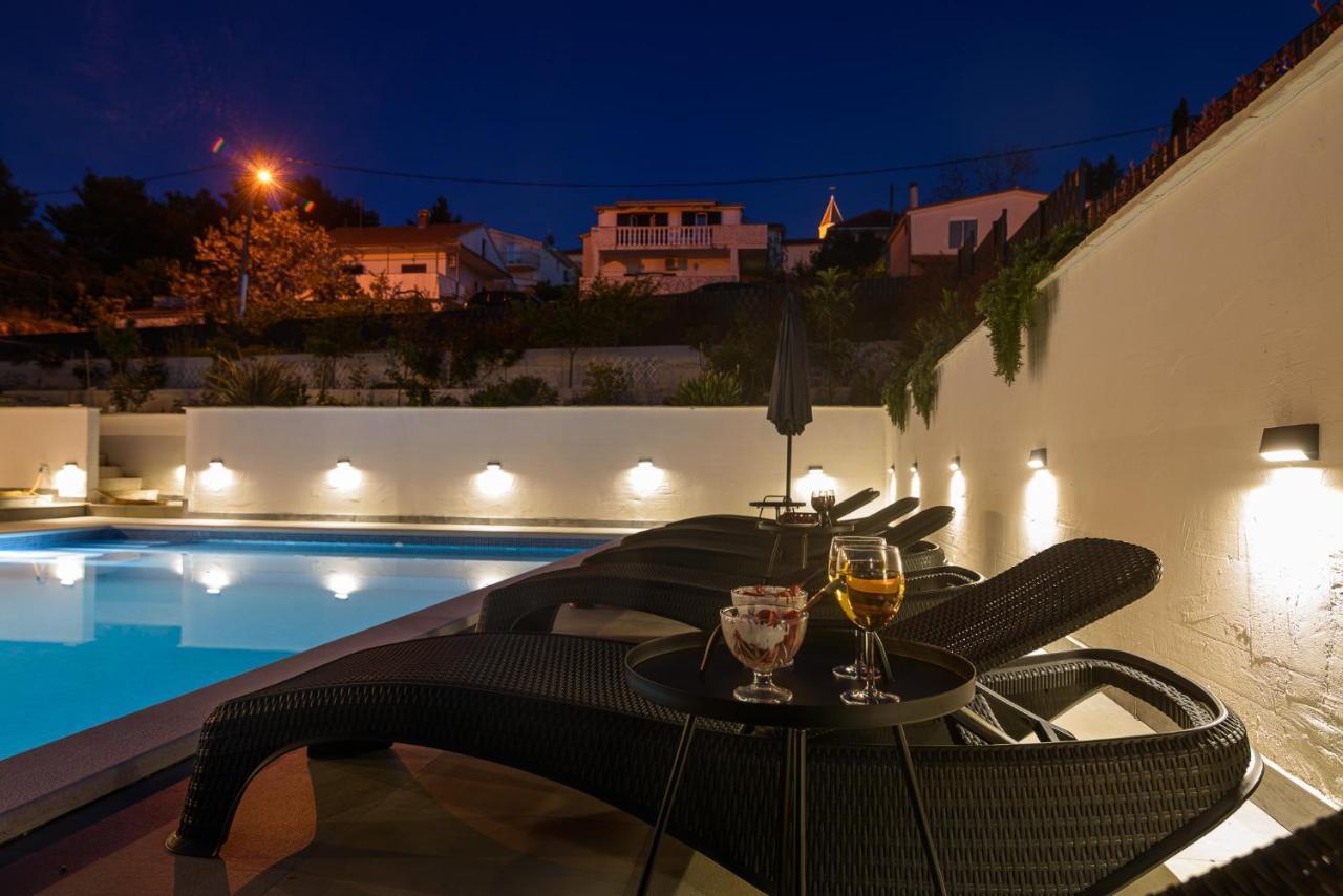 Villa Barbara & Zoran With Heated Swimming Pool Seget Vranjica Eksteriør billede