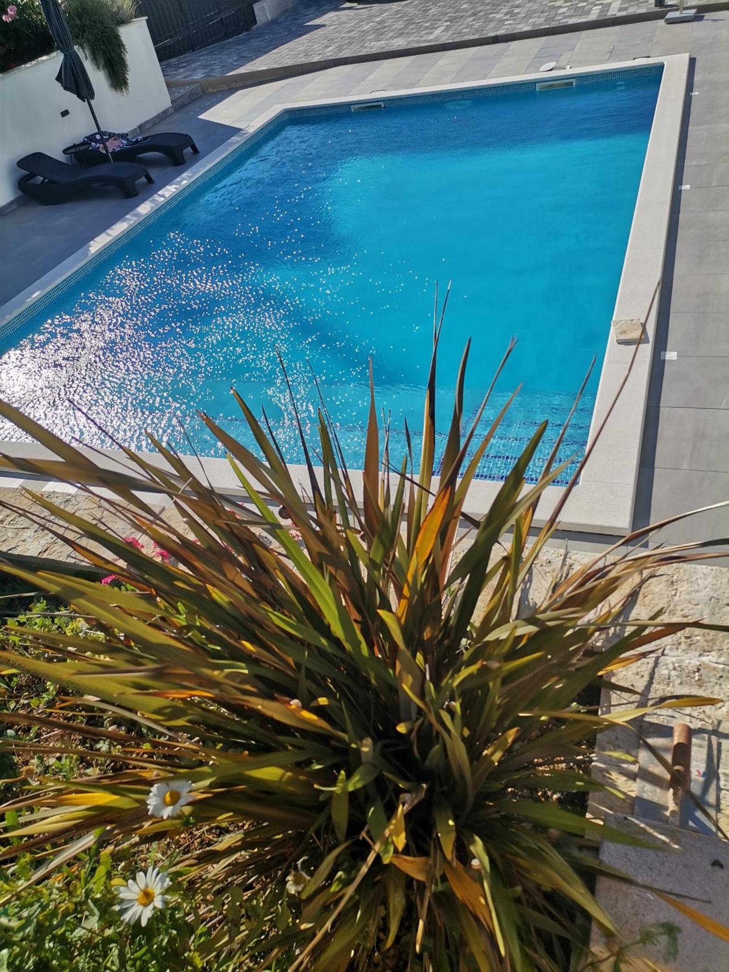 Villa Barbara & Zoran With Heated Swimming Pool Seget Vranjica Eksteriør billede