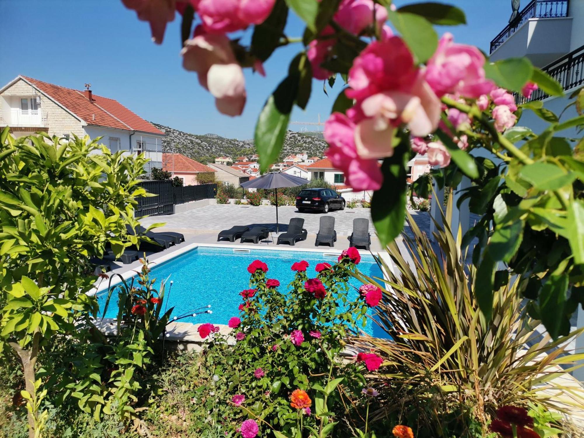 Villa Barbara & Zoran With Heated Swimming Pool Seget Vranjica Eksteriør billede